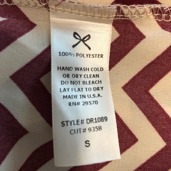 Everly Chevron Shift Dress - Picture 5 of 6